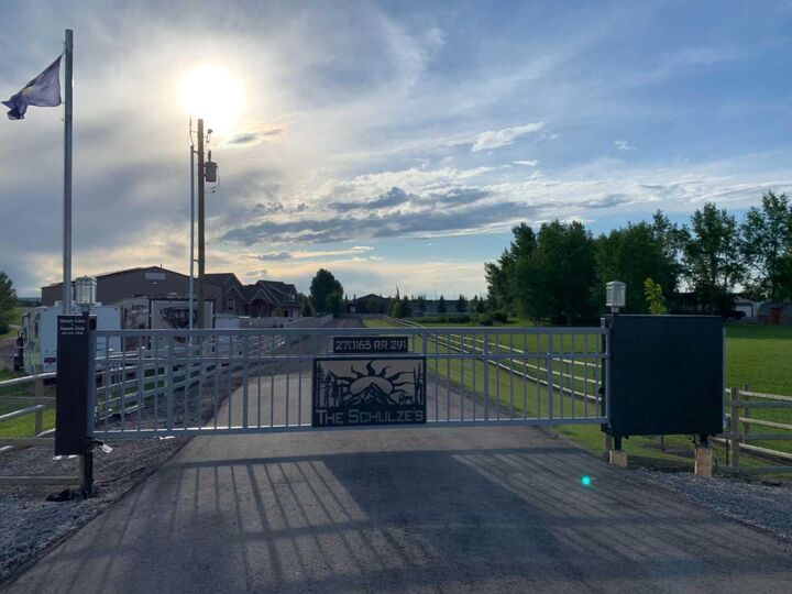Property Photo: 270165 Range Road 291 SE AB T4B 3N6