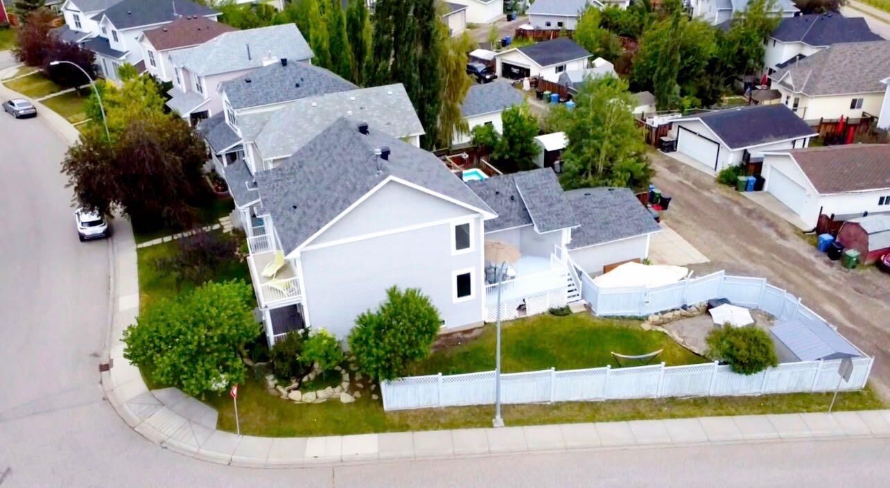 Property Photo:  188 Tuscany Valley Drive NW  AB T3L 2C2 