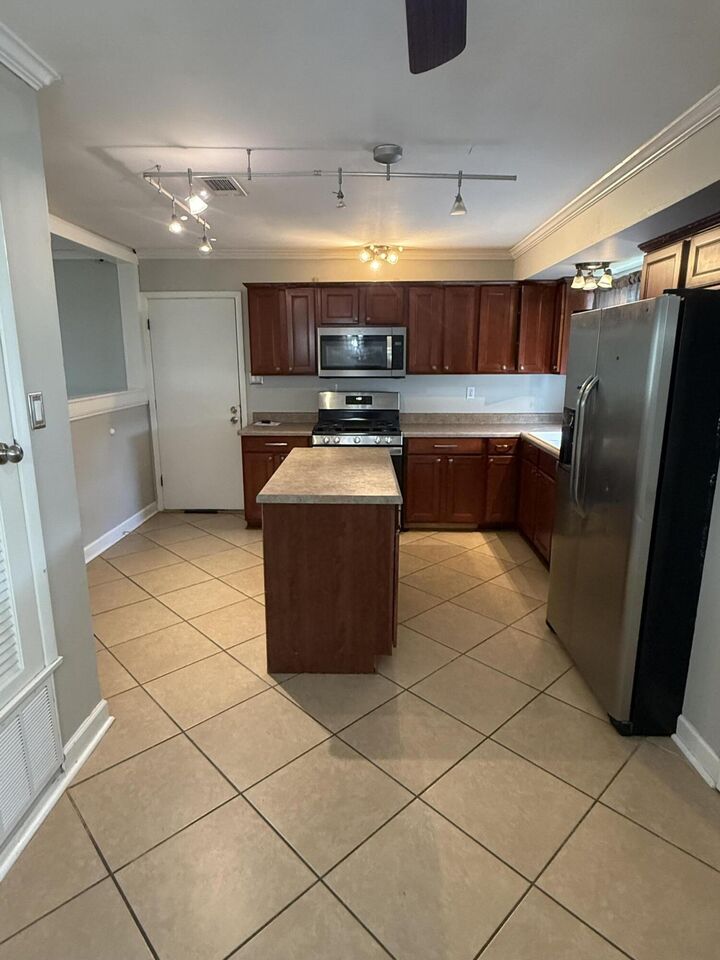 Property Photo:  1817 Woodlawn  LA 70634 