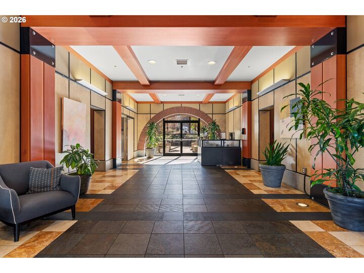 Property Photo:  1030 NW Johnson St 611  OR 97209 