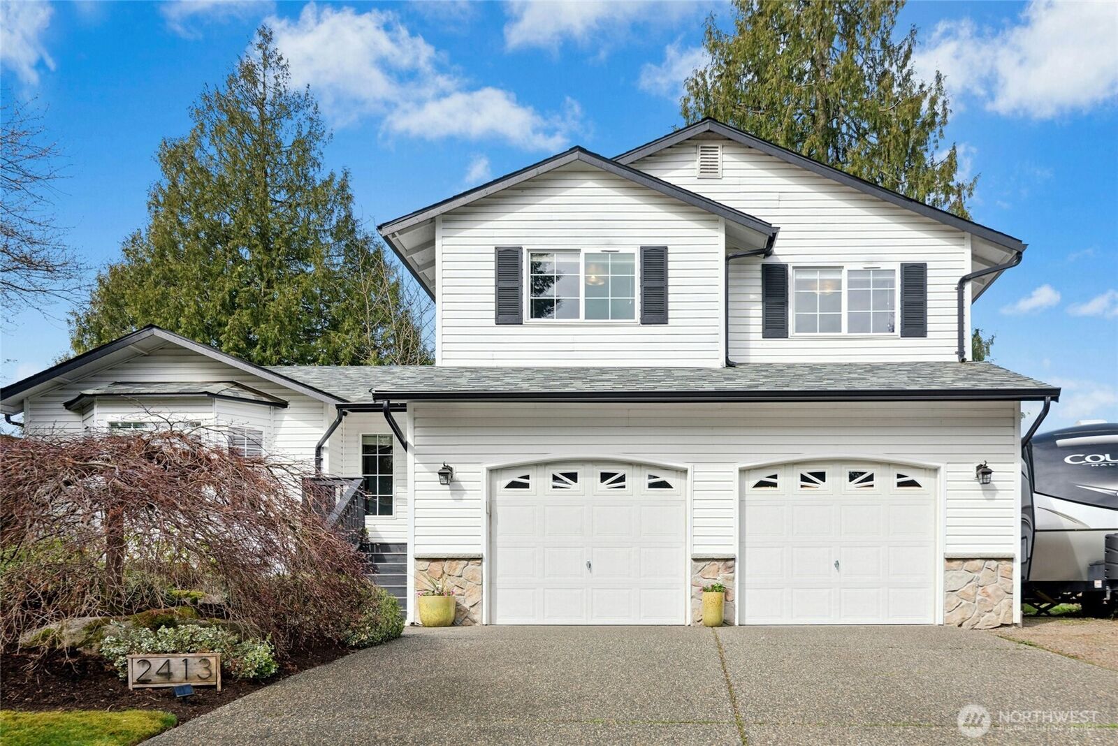 Property Photo:  2413  101st Street SE  WA 98208 