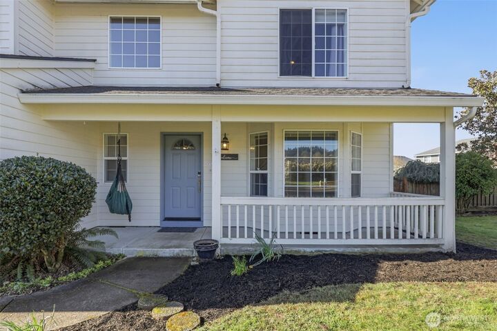 Property Photo:  728 E Heritage Loop  WA 98629 