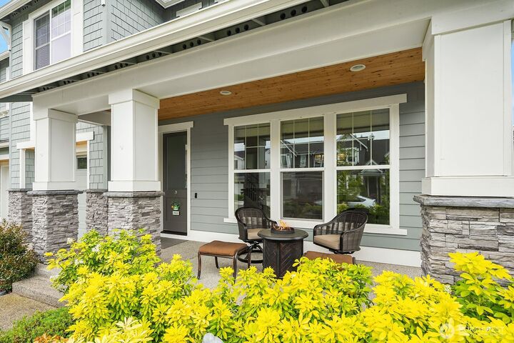 Property Photo:  1442  241st Pl SE  WA 98021 