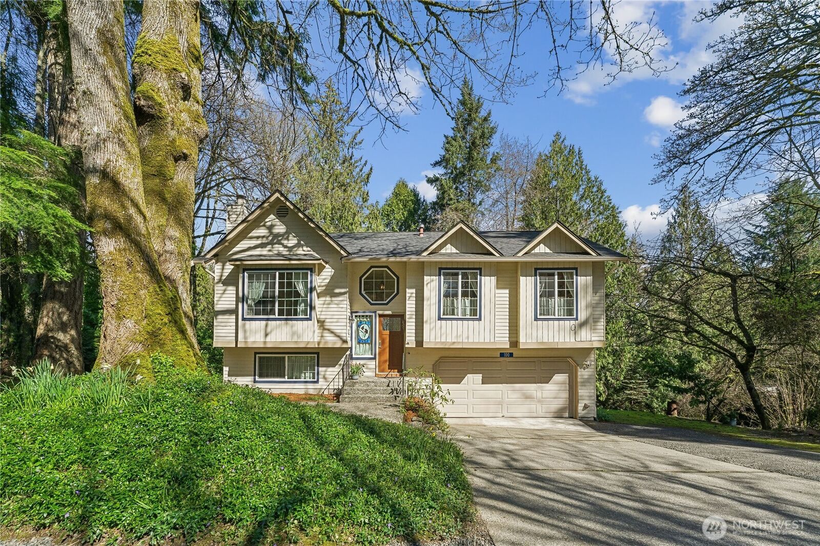 Property Photo:  100 NW Westmont Lane  WA 98311 