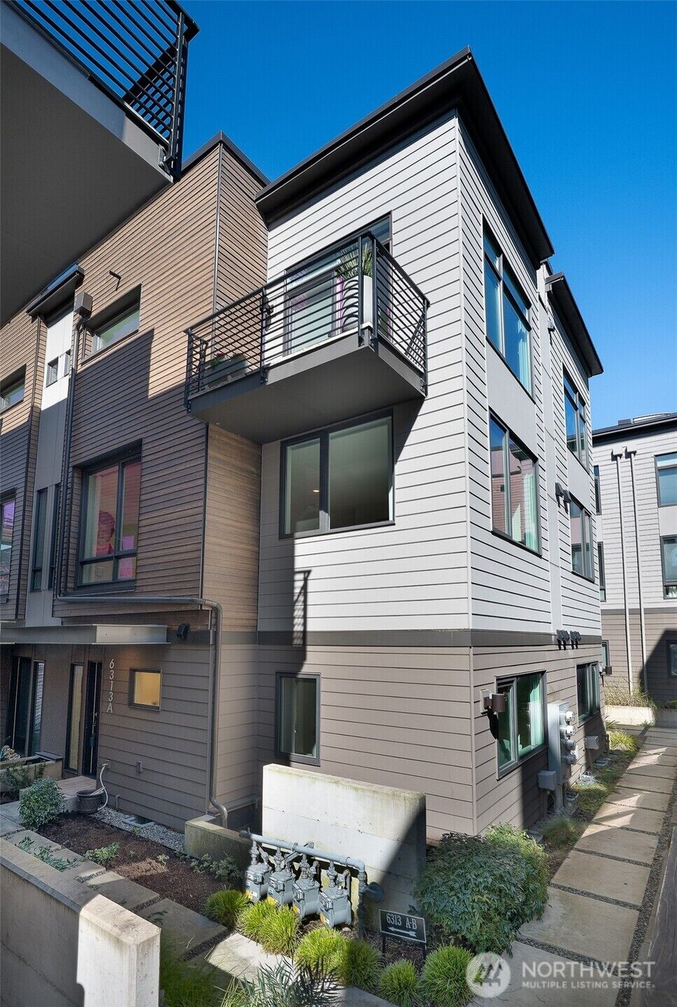 Property Photo:  6313  9th Avenue NE A  WA 98115 