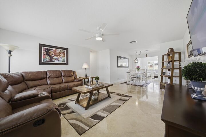 Property Photo:  2390 SW 14th Avenue  FL 33426 