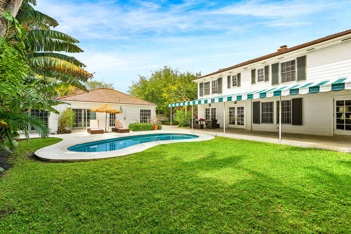 Property Photo:  210 Merrain Road  FL 33480 