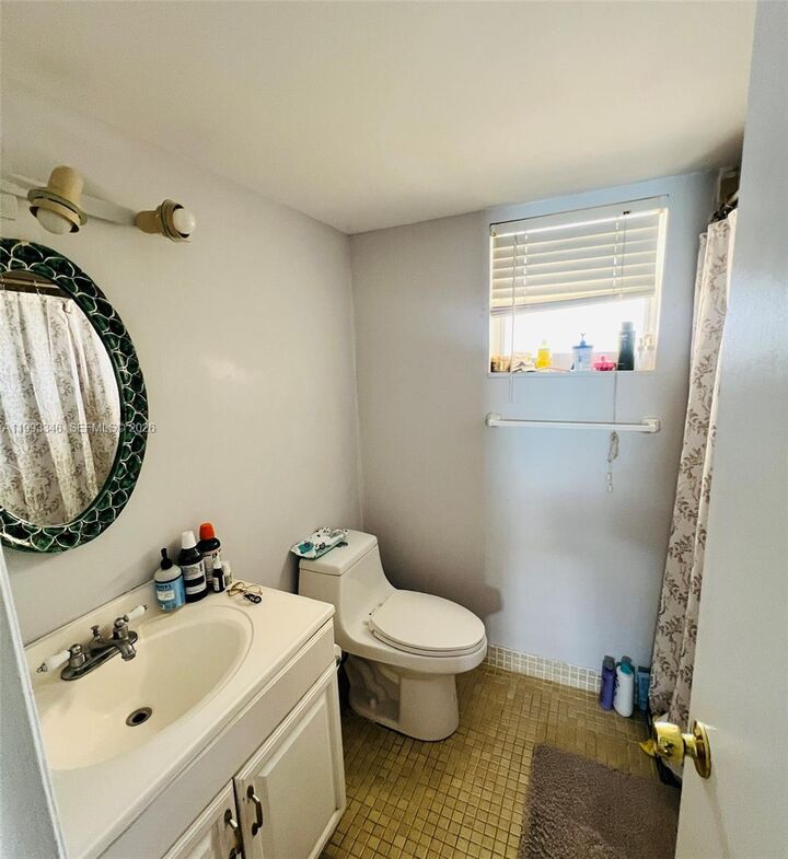 Property Photo:  600 NE 25th St Phe 74  FL 33137 