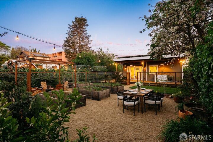 Property Photo: 1610 Oregon Street CA 94703