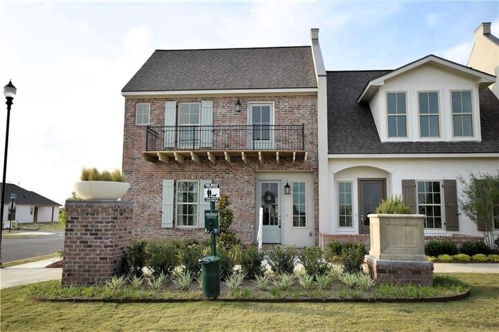 Property Photo:  4315 Village Lane #1  LA 70607 