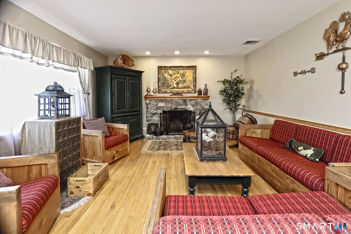 Property Photo:  6 Mount Pleasant Road  CT 06516 