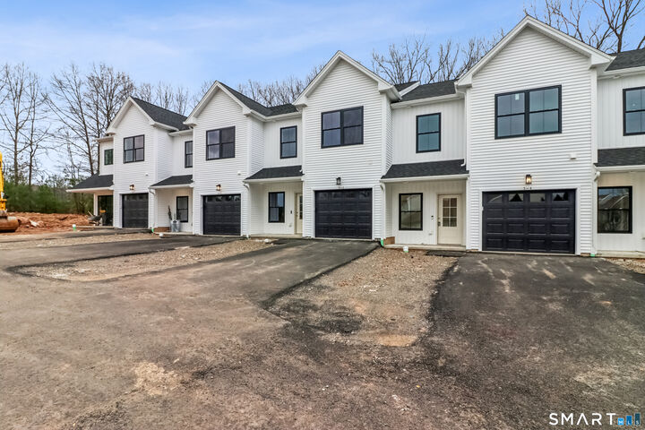 Property Photo:  370 Emmett Street 4-4  CT 06010 