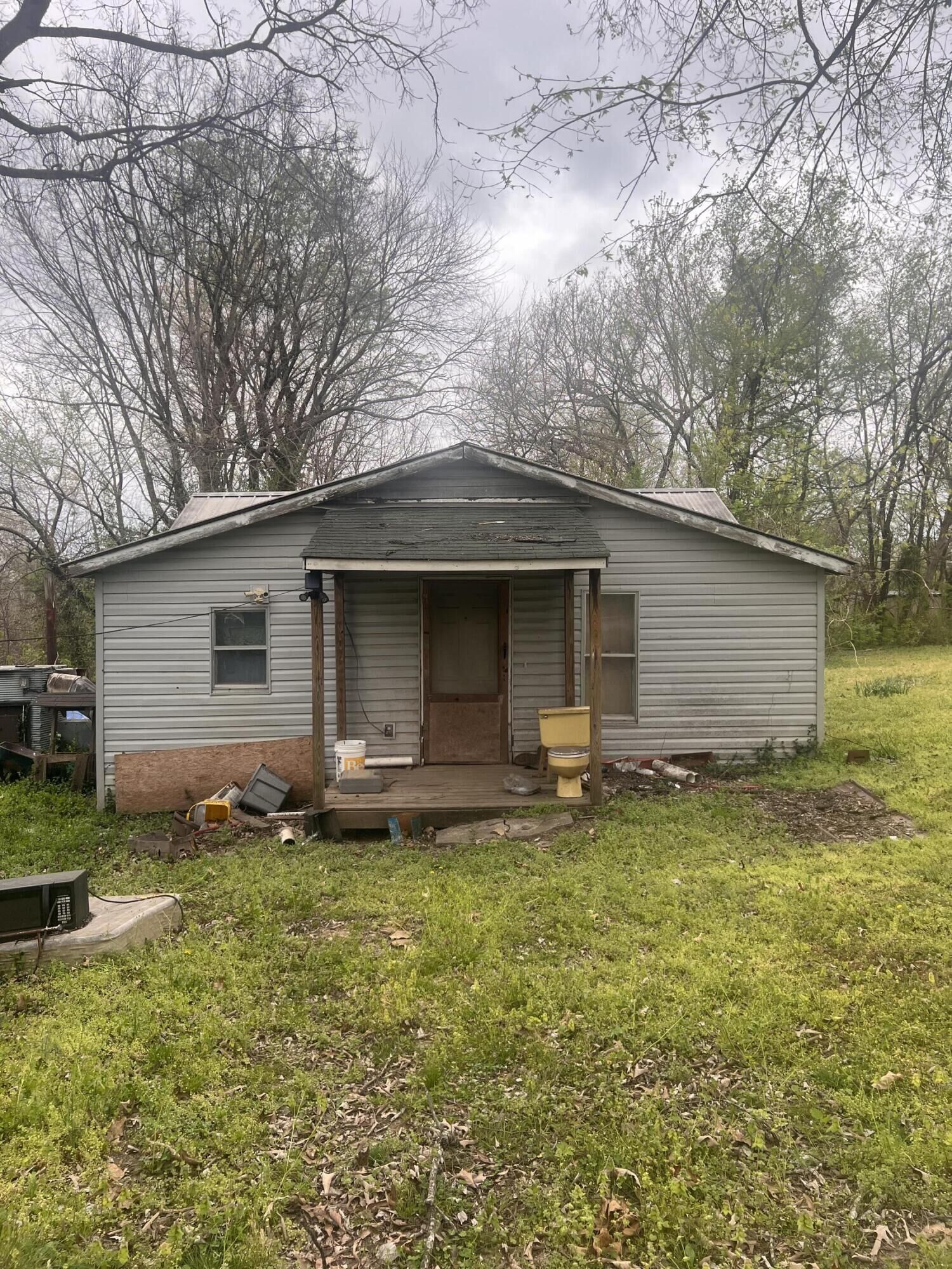 Property Photo:  109 Polk Street  MO 65791 