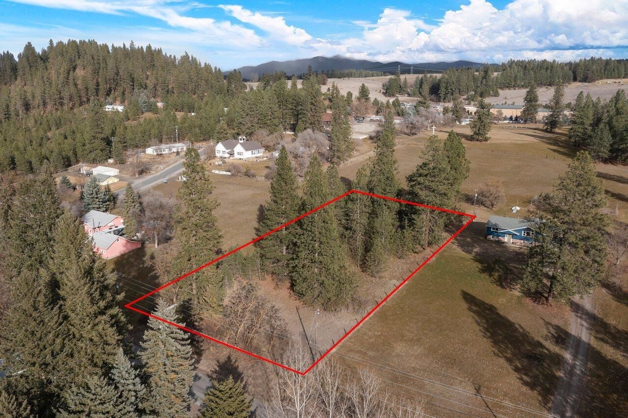 Property Photo:  Xxx N Boston Rd  WA 99005 