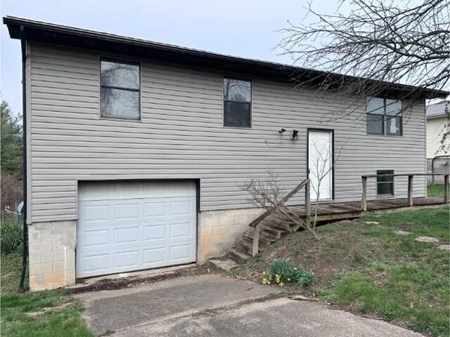 Property Photo:  1358 Neighborhood Road  OH 45631 