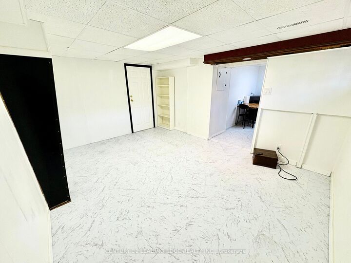 Property Photo:  48 Snowball Crescent Lower  ON M1B 1R9 