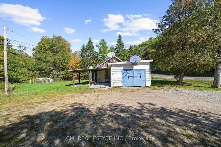 Property Photo: 1093 South Lake Road ON K0M 2K0