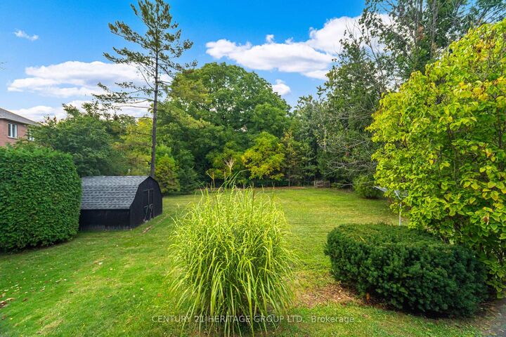 Property Photo:  22 Poplar Drive  ON L4E 2X6 