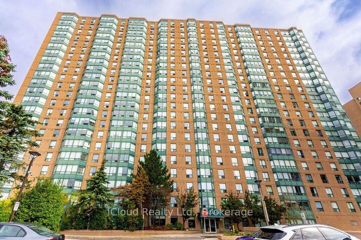 Property Photo: 135 Hillcrest Avenue 903 ON L5B 4B1