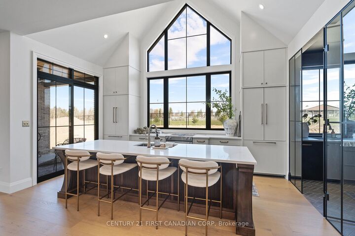 Photo de la propriété: 208 Foxborough Place ON N0M 2P0