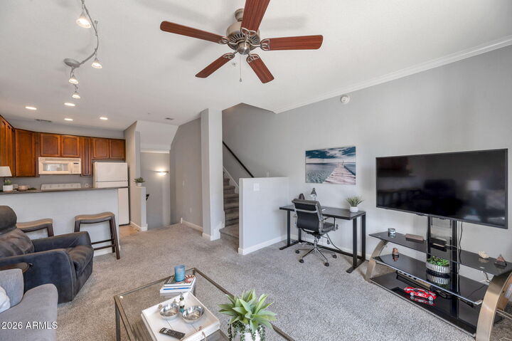 Property Photo: 4455 E Paradise Village Parkway S 1052 AZ 85032