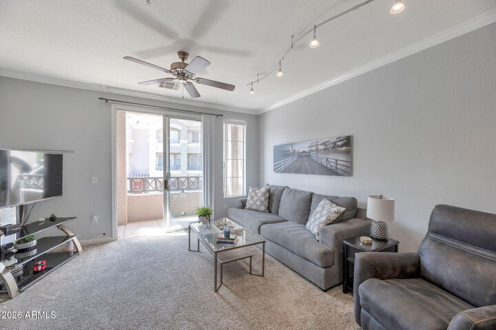 Property Photo:  4455 E Paradise Village Parkway S 1052  AZ 85032 