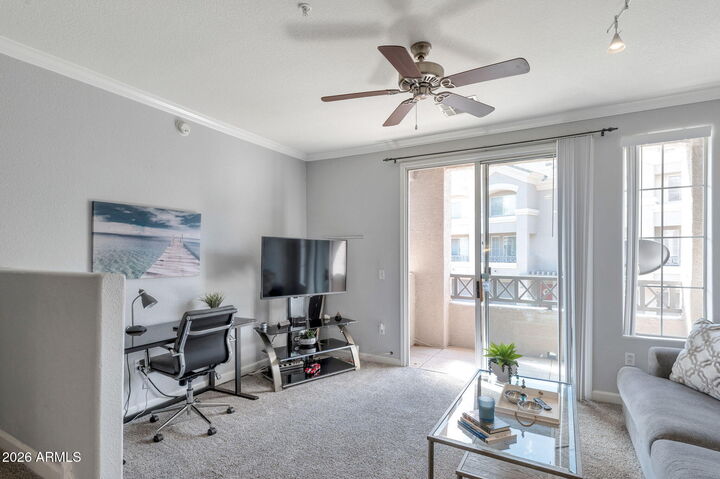 Property Photo:  4455 E Paradise Village Parkway S 1052  AZ 85032 