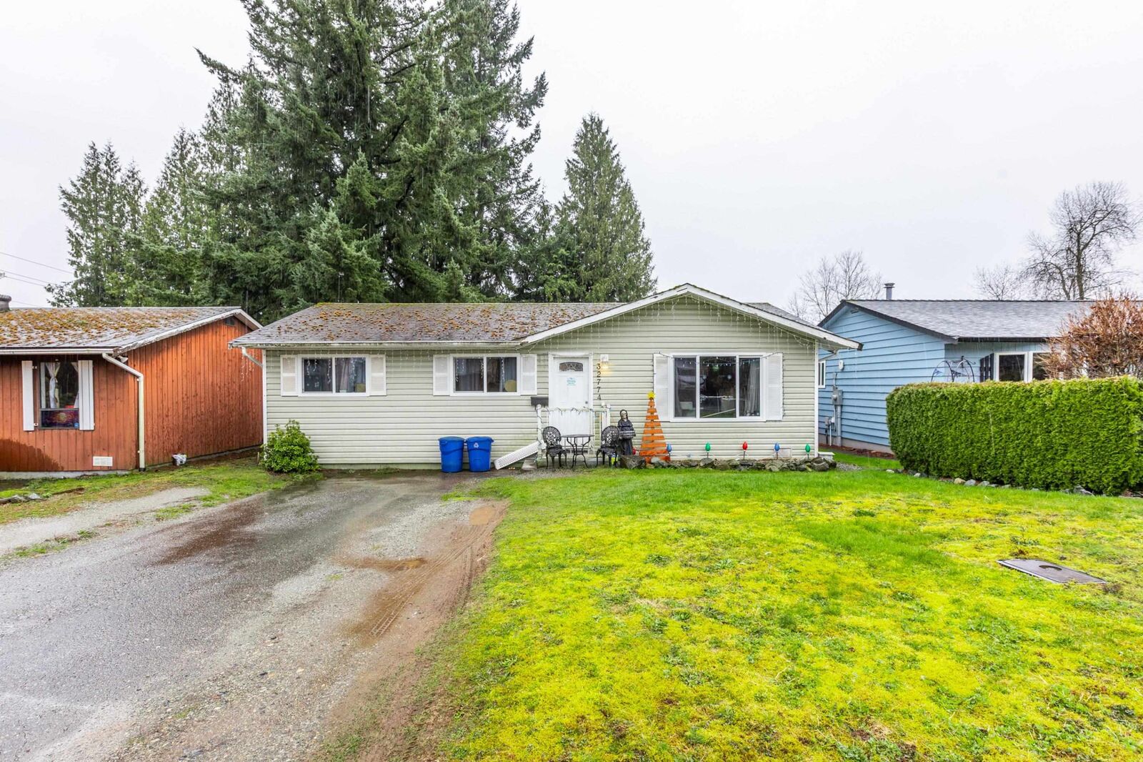 Property Photo: 32774 Badger Avenue BC V2V 5B2