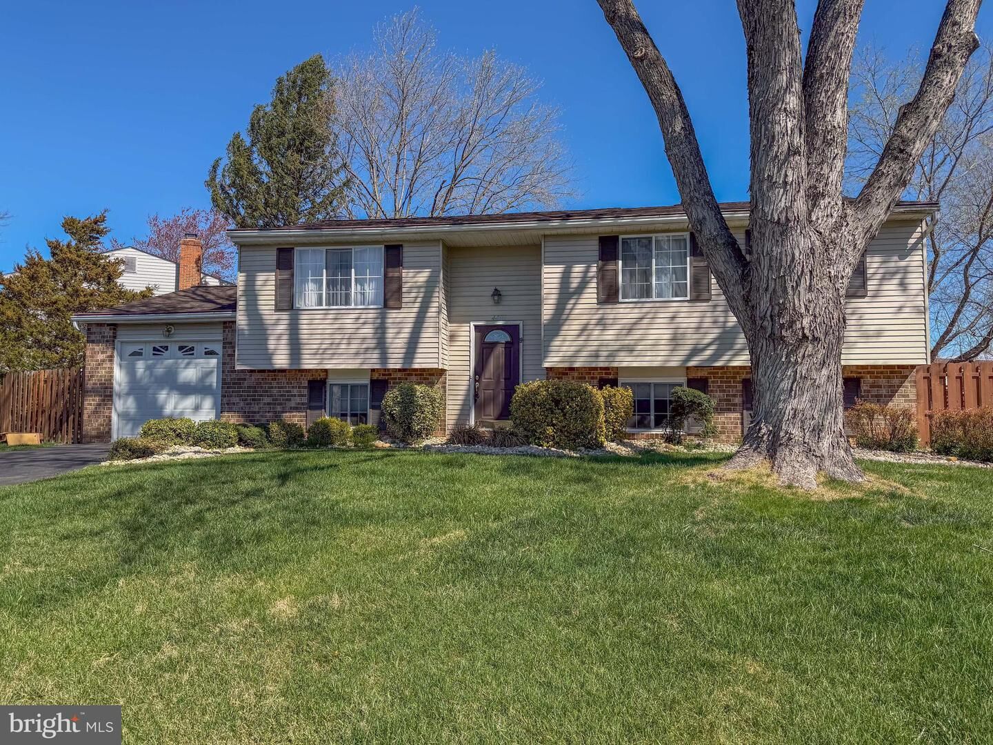 Property Photo: 4407 Vantage Court VA 22306