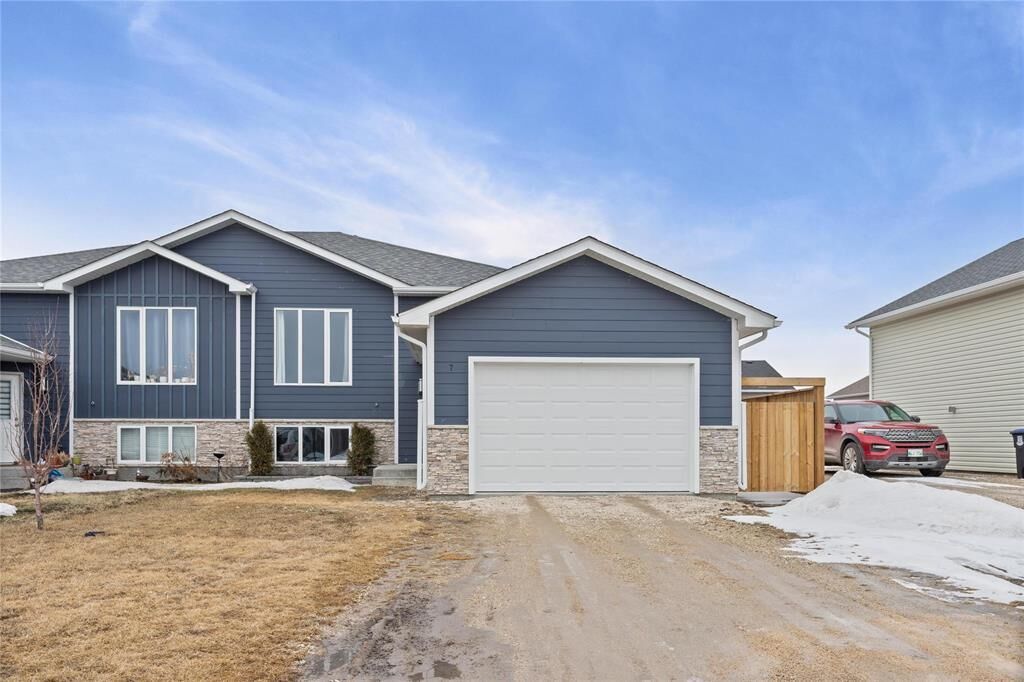 Property Photo:  7 Acorn Avenue  MB R5G 2V5 