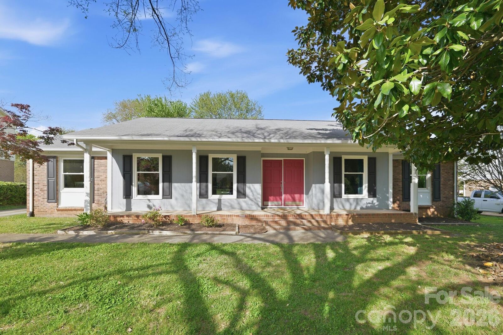 Property Photo: 13657 Idlewild Road NC 28105