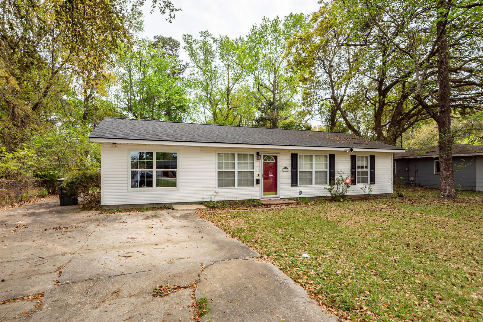 Property Photo:  1103 Hawthorne Road  SC 29410 