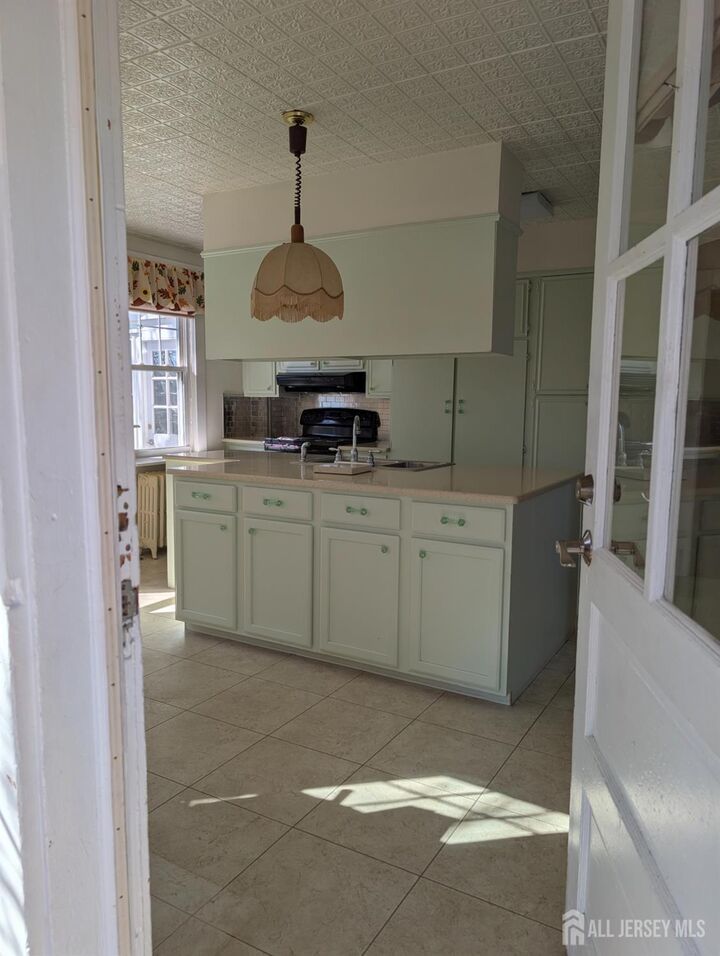 Property Photo:  4 New Amwell Road  NJ 08844 
