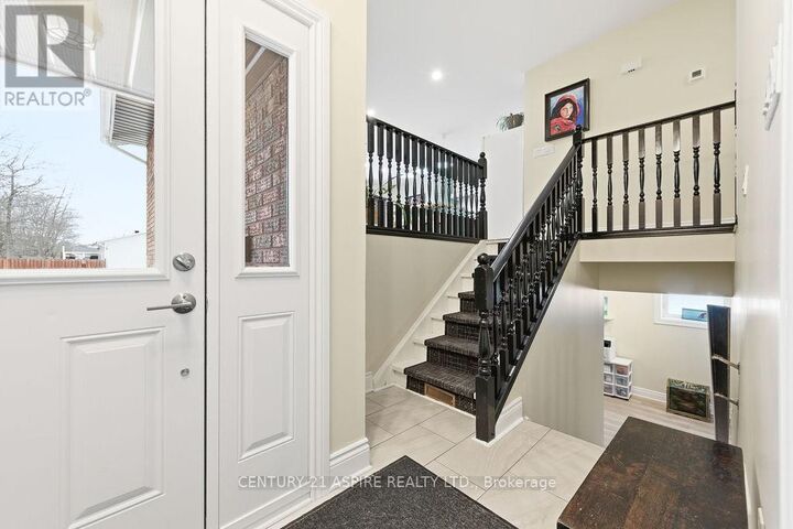 Photo de la propriété: 3 Irma Street ON K8H 3M5