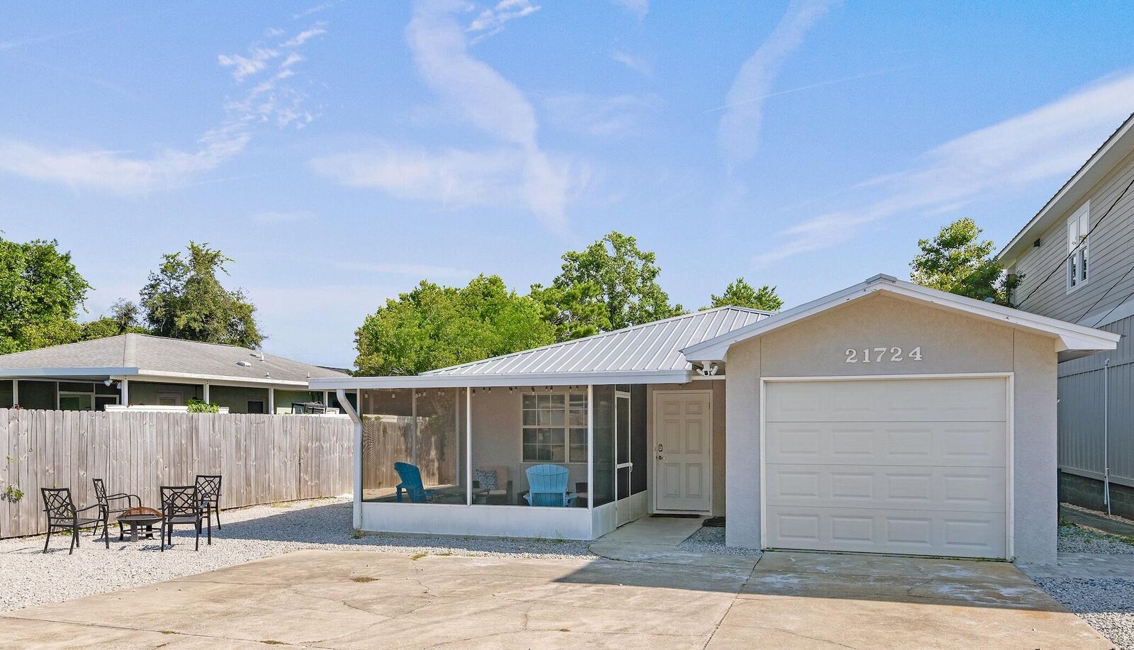 Property Photo:  21724 Sunset Avenue  FL 32413 