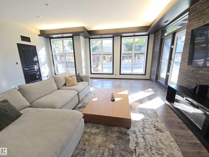 Photo de la propriété:  10531 117 Street NW 106  AB T5H 0A8 