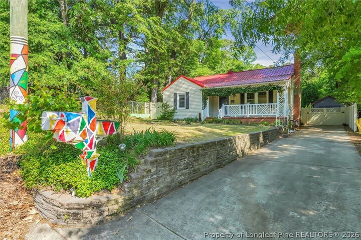 Property Photo:  910 Clarendon Street  NC 28305 