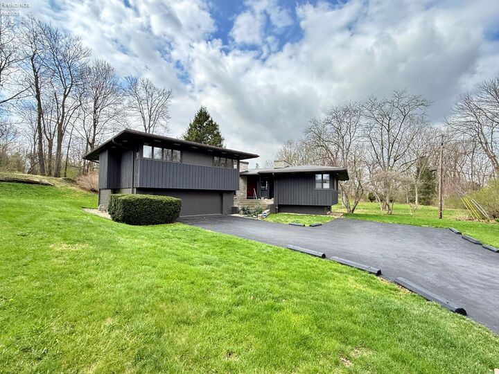 Property Photo:  35 S Willow Court  OH 44883 