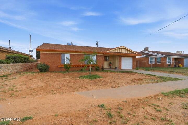 Property Photo:  5620 Calgary Avenue  TX 79924 