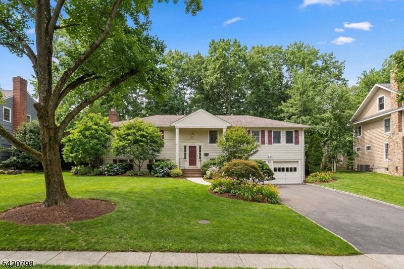 Property Photo:  61 Barchester Way  NJ 07090 