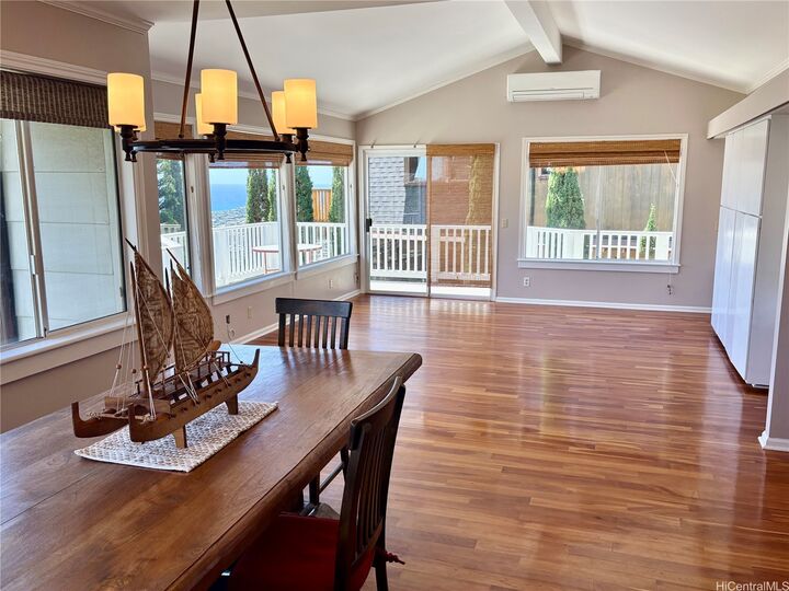Property Photo: 125 Maunalanikai Place HI 96816