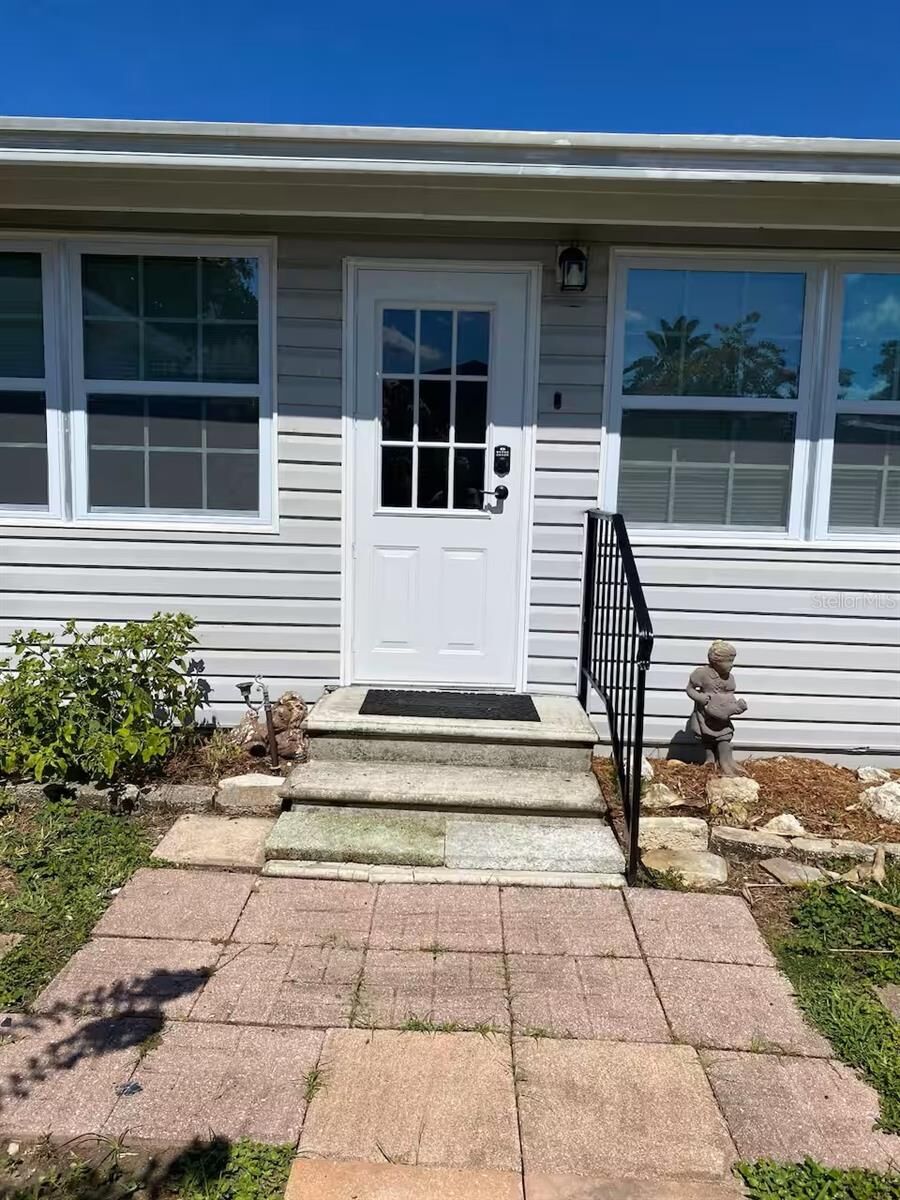 Property Photo:  5247 Alpaca Drive  FL 34607 