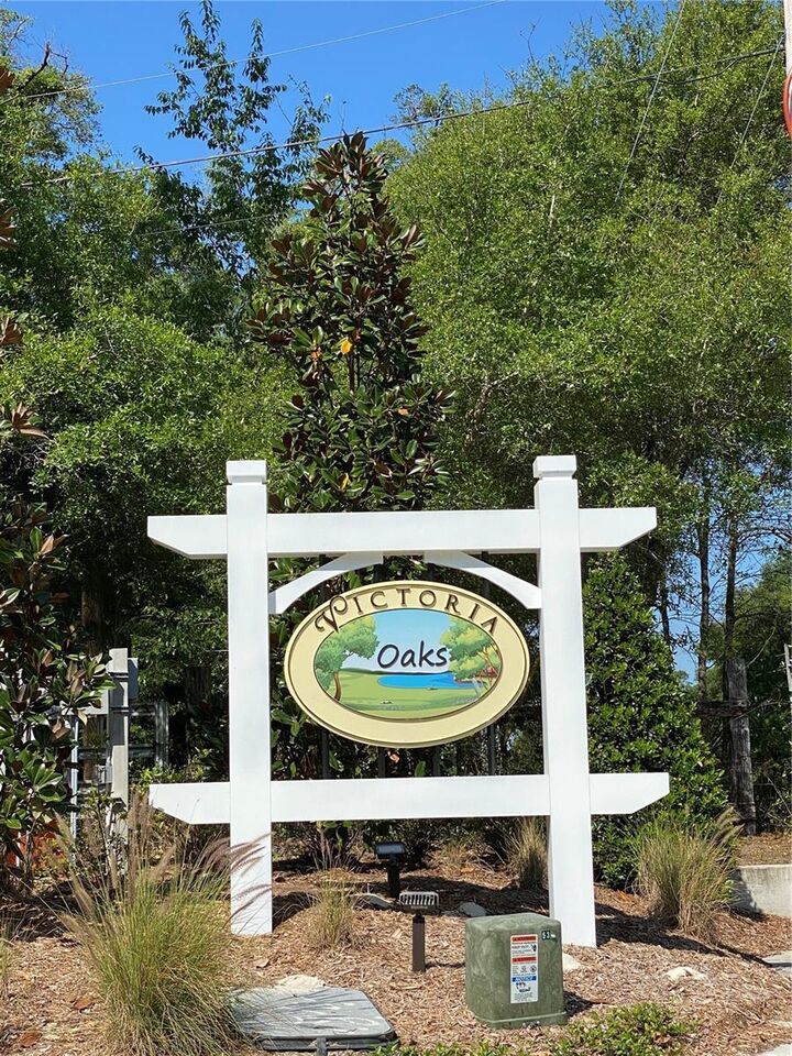 Property Photo:  160 Victoria Oaks Boulevard  FL 32724 