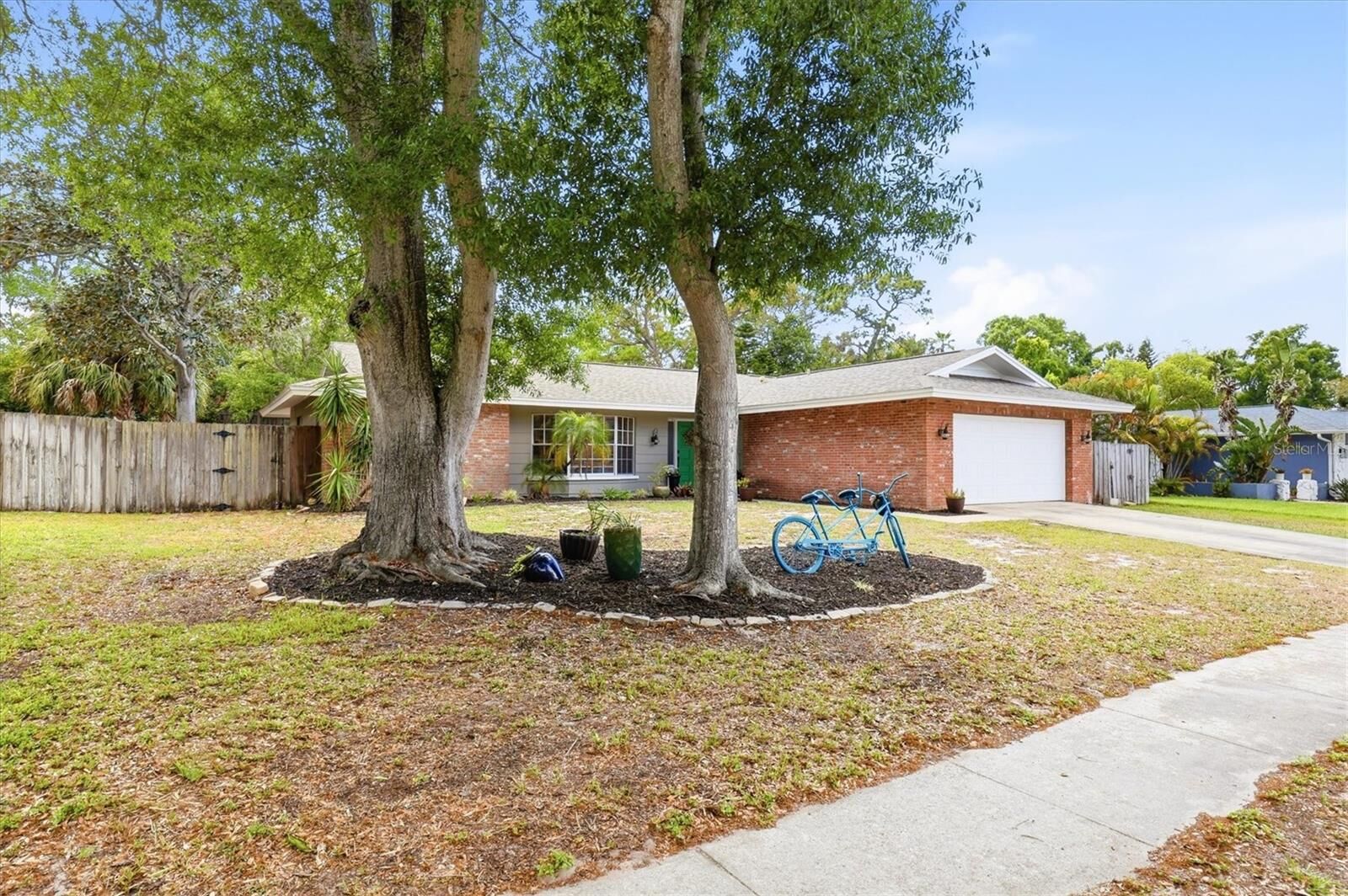 Property Photo: 1143 Lancer Lane FL 34689