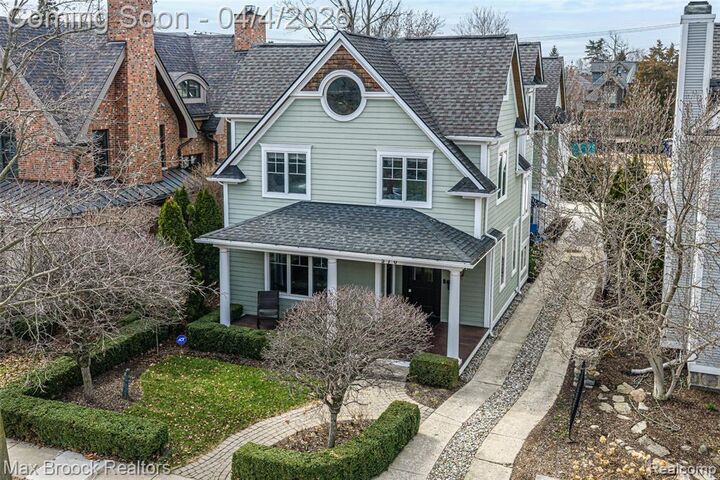 Property Photo:  570 Pierce Street  MI 48009 1752 