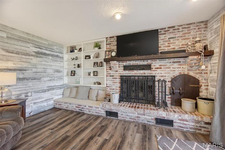 Property Photo: 22762 Post Oak Lane MO 65536