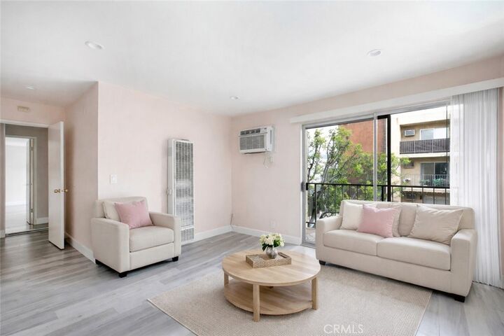 Property Photo:  365 Burchett Street 217  CA 91203 