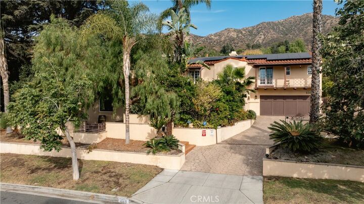 Property Photo: 828 S Sunset Canyon CA 91501