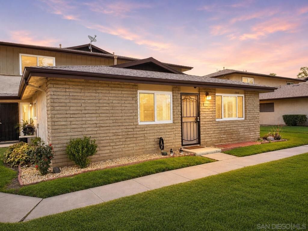 Property Photo:  9848 Buena Vista 1  CA 92071 