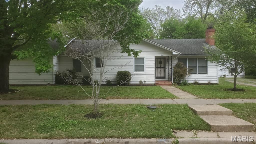 Property Photo:  304 E Cypress Street  MO 63834 